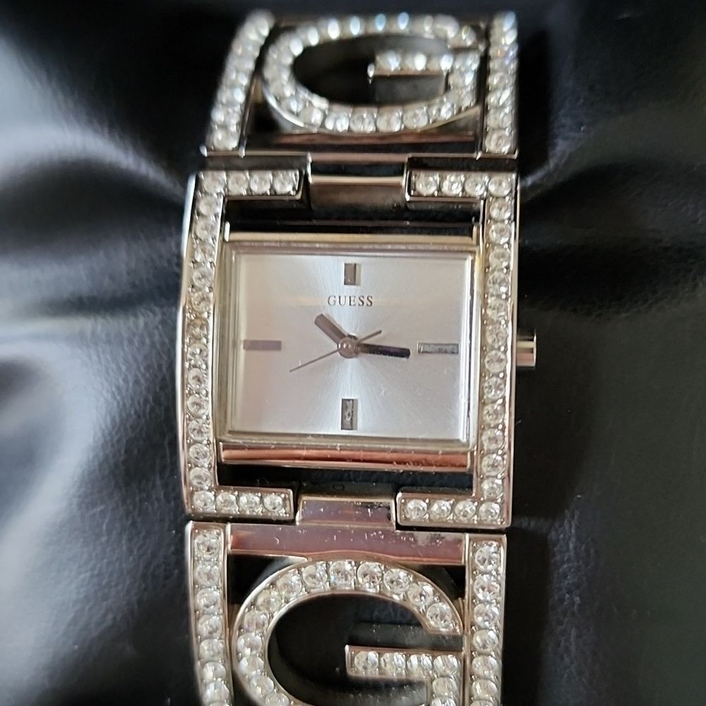 GUESS VINTAGE WATCH  - Picture 4 of 14